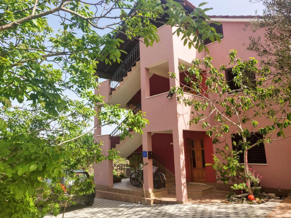 Guest House Maslina Vinisce Bagian luar foto